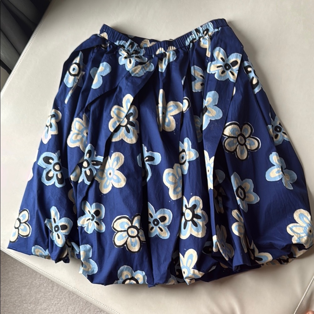 Uniqlo White and Blue Bubble Mini Skirt